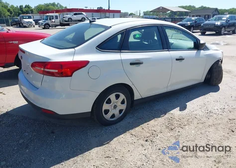 2017 Ford Focus S из США, поврежденный, VIN 1FADP3E27HL247413